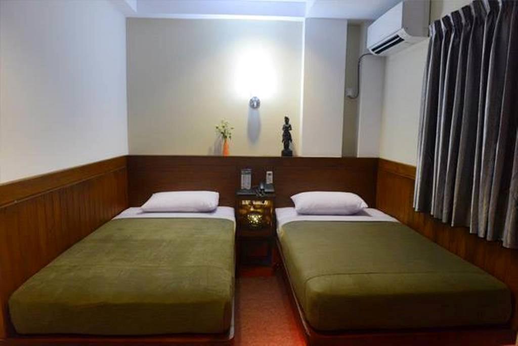 Green Paradise Hotel يانغون الغرفة الصورة